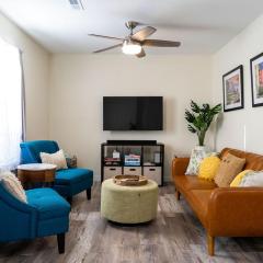 Madrona's Cottage B- Fully fenced and pet friendly