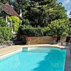 Beautiful Apartment In Chaumussay With Heated Swimming Pool