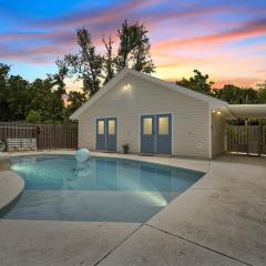 Luxe Pool Casita w Saltwater Pool 25 Min to PCB