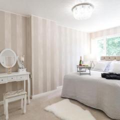 Gorgeous 3 bed House In Milton Keynes