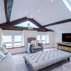 Unique 1-bed cottage in Beeston by 53 Degrees Property, ideal for Couples & Friends, Great Location - Sleeps 2