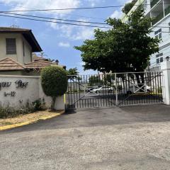 Finest Accommodation Renfrew Place 1 Bedroom Apt # 42 New Kgn 4--12 Renfrew Rd