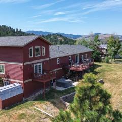 Mountain-View Rental with Hot Tub - 9 Mi to Helena!