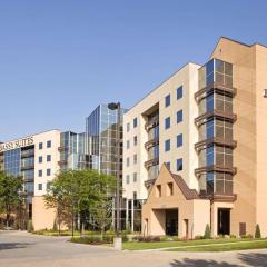 Embassy Suites by Hilton St Louis Airport