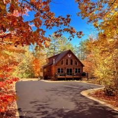 Ski Chalet 6 min to Sunday River - Hot Tub, Home Theater, Game Room, Fire Pit - Sleeps 12