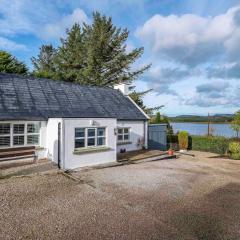 Traditional Cottage with Private Hot Tub in the Heart of Donegal