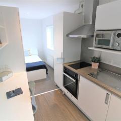 Pass the Keys Centrally located studio Flat