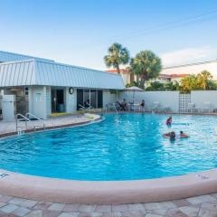 Beachfront Condo Complex, Heated Pool, Gulfview!