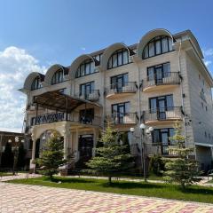 RAZAM Hotel Bosteri