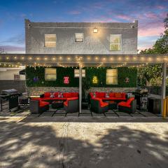 Vacay Spot Wynwood Retreat 6 to 42 Guests 6 Kitchens Shower Massage jets, BBQ, Patio LED vibes, Prime LOC! 6 blocks away 4rm Bars, Nite Clubs, Res, Shops