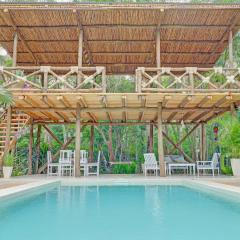Salama House - your peaceful, poolside retreat