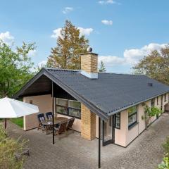 2 Bedroom Beautiful Home In Vejby