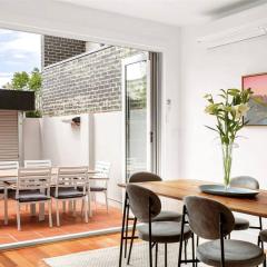 Brilliant Port Melbourne Central Townhouse