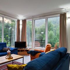 Anur House