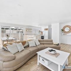 Castaway, Cowes beach house