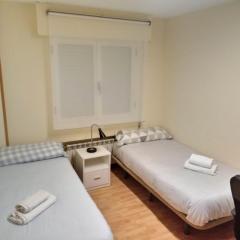 Room in Guest room - H Individual In Reformed Residence has wifi center num103