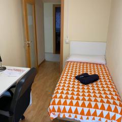 Room in Guest room - H Individual In Reformed Residence has wifi center num201