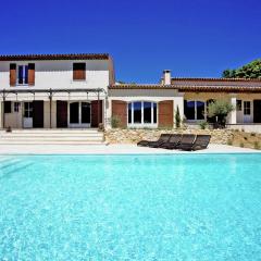 Luxury villa in Provence with a private pool