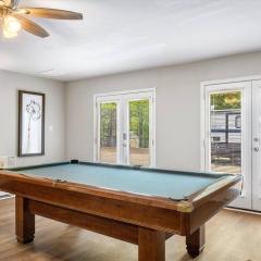 Modern Comforts, Classic Charm: Neighborhood Gem