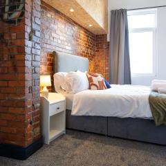 The Kingsway- 2 Bedroom Central Swansea Apartments By StayRight
