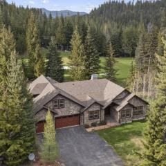 Beautiful Priest Lake Home on the Golf Course