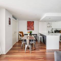 Harbourside at Woolloomooloo with Balcony Views