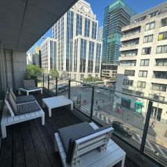 3 Bedroom Apartment in City Center with Balcony View