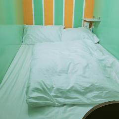 Ruby Star Hostel Dubai loft Bed Partition G