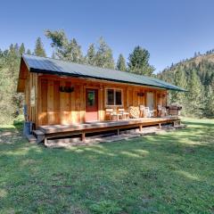 Cozy Countryside Cabin in Robie Creek Park!