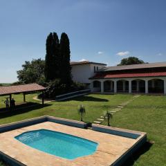 Linda casa de fazenda no interior de SP