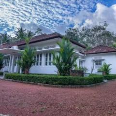 Village Headman's Five Bedrooms Entire Bungalow