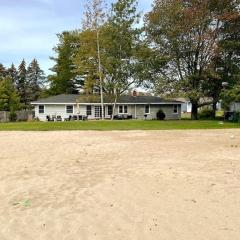 HOT TUB - Grand Haven/Spring Lake Waterfront Home