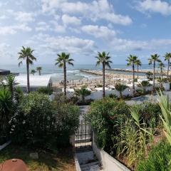 LA VILLA fronte SPIAGGIA BANDIERA BLU