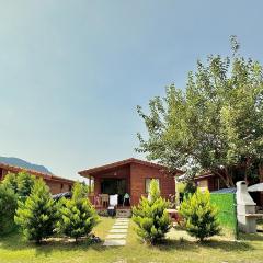 Hurmalık Apart Evleri-Very Close to the Sea Large Garden Bungalow with Barbecue and Swing