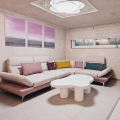 Close to Gangnam, COEX, Asan Medical Centar & Luxury Apartment near Lotte world