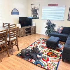 Minutes to Riverwalk, Sleeps 12, Pets Welcome!