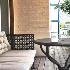Hongdae Luxury Private Single House with Big Open Balcony Perfect for a Family & Big Group 3BR, 5QB & 1SB, 2Toilet