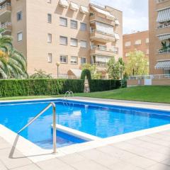 Apartamento en complejo residencial, con piscina.