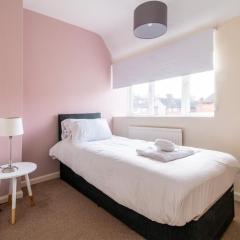 Your Nottingham Haven - 3 Bed House with Free Wifi and Parking