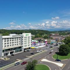 Holiday Inn & Suites Pigeon Forge Convention Center, an IHG Hotel
