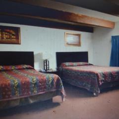 Budget Inn & Suites -Super-Ice Cold Spotless Rooms- Door-to-Door Lit Parking & Lowest Price plus HBO Max,Spanish TV, Internet free!!