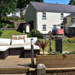 Luxury 2-Bed Cottage in Llansteffan