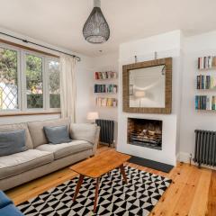 Pass the Keys Cosy 3 Bed Cottage in Chorleywood