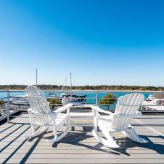 Why Knot Getaway...Rooftop with WaterView! Unit D
