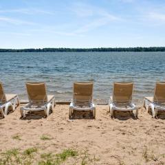 Fife Lake Lodge - Double Queen Room with Lake Access