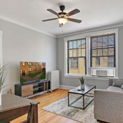Enchanting 1-Bedroom Lakeview Apartment - Belmont F6