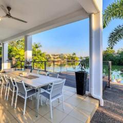 Beautiful Bayview - King Beds, Pool Water Frontage