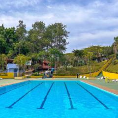 Chalé em frente ao lago com lazer completo Itu SP