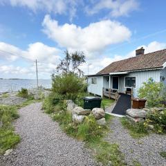 Unique fishermans cottage located by the sea in Saro