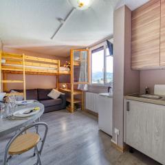 Studio Soyouz Vanguard-98 by Interhome